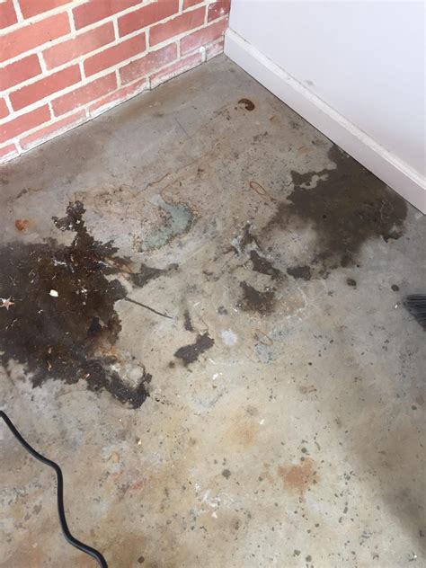 How to Remove Old Oil Stains from Concrete Garage Floor: Easy fix it
