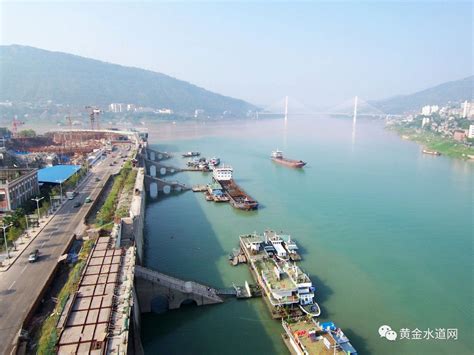 《三峡日报》聚焦宜昌高控集团：奋力打造千亿级产业投资集团_建设_企业_发展