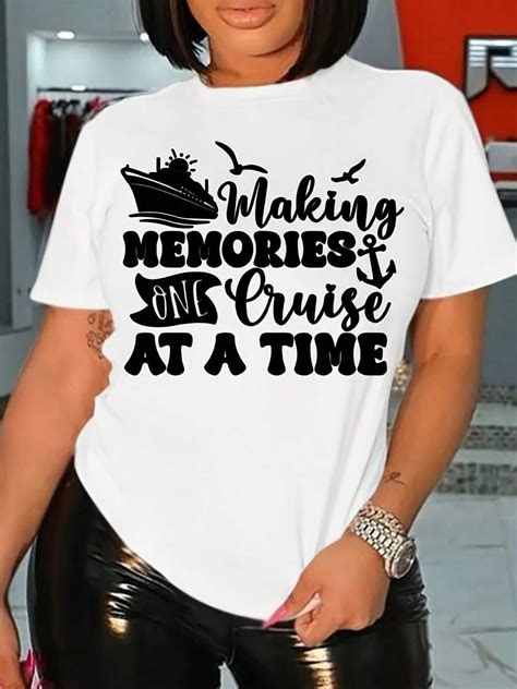 Family Cruise 2025 Women's Plus Size Round Neck T-Shirt With Cruise ...