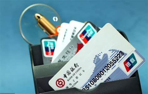 银行借记卡和储蓄卡有什么区别 银行借记卡和储蓄卡的不同_知秀网