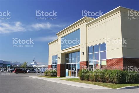 Small Store Building 的图像结果