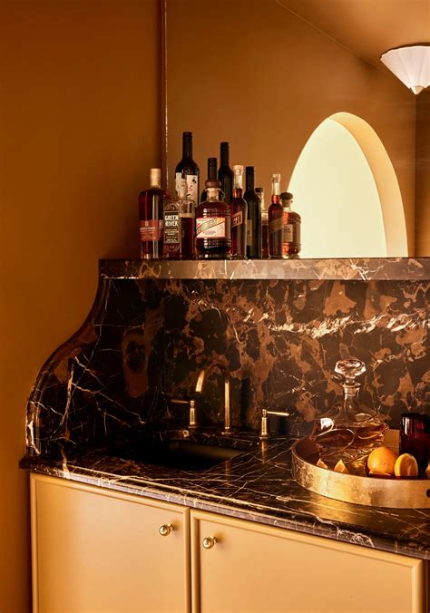 HOTEL GENEVIEVE GUESTROOMS