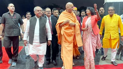 Swami Avdheshanand Giri Ji at Vikrant University