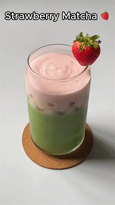Easy 5-min. Strawberry Matcha Latte in 2024 | Matcha drink recipes ...