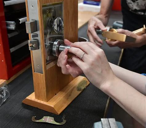 Key Stamping Machine 的图像结果