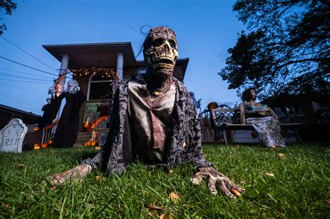 The best and scariest Halloween decorations in the NYC area