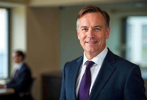 Random Guy Businessman 的图像结果