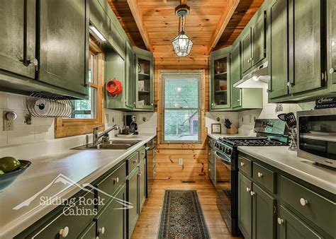 Ellijay, Georgia United States - Creekside Manner | SLIDING ROCK CABINS