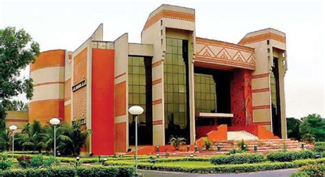 Top 20 IIMs in India and great courses offered there
