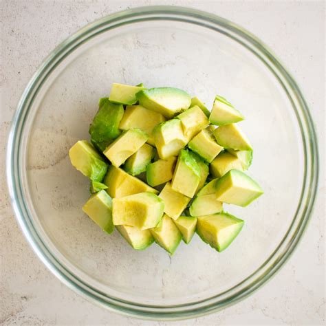 A Complete Guide On How To Freeze Avocado Chunks - The Bonnie Fig