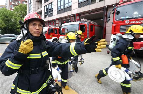 这个很凶的“30岁老男人”，是如何成为“最美消防员”的？ - 周到上海