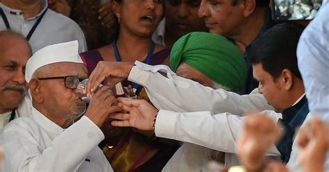 Anna Hazare calls off hunger strike after government accepts his ...