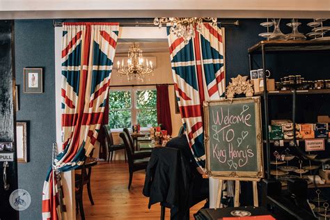 King Henry, Sassafras — mamma knows east