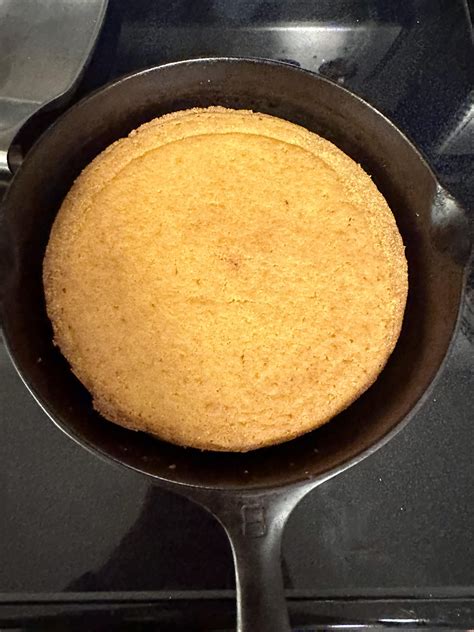 Collards, ham hock with potatoes and cornbread : r/castiron