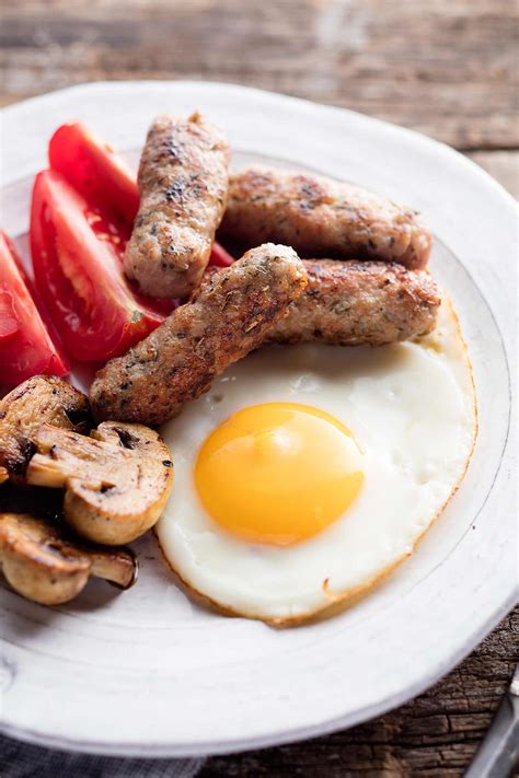 These Paleo breakfast sausages make any morning meal totally ...