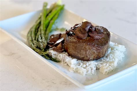 Tenderloin Filet With Red Wine Mushroom Sauce - Beef Recipes - LGCM