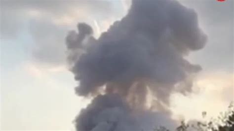 突发：河北一工厂爆燃 火光烧成蘑菇云(视频/图) 沧州 | 热搜 | 社会百态 || 看中国网