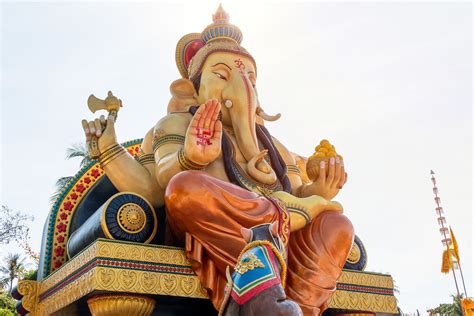 Savarkar, Idgah Maidan in the mix as Hindutva outfits give Ganesha ...