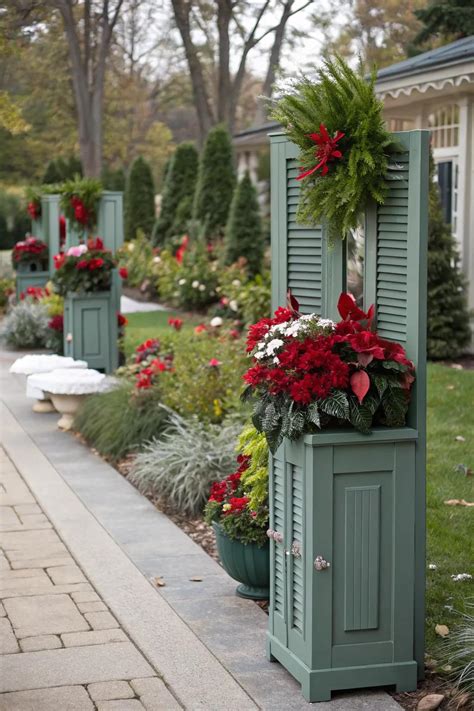 19+ Festive Christmas Shutter Ideas for Your Home - Garden.eco