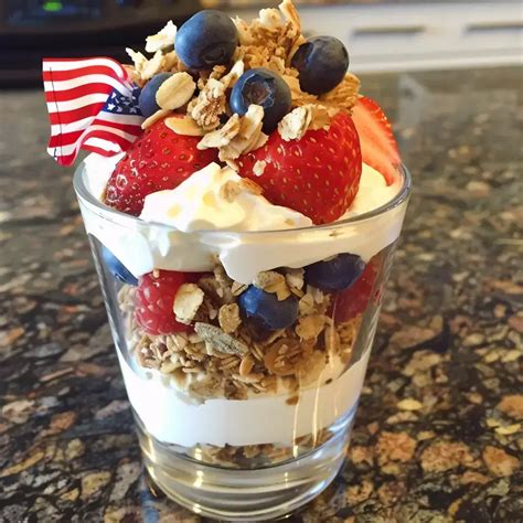 McDonald’s Fruit and Yogurt Parfait Easy Copycat Recipe - Coolinarco.com