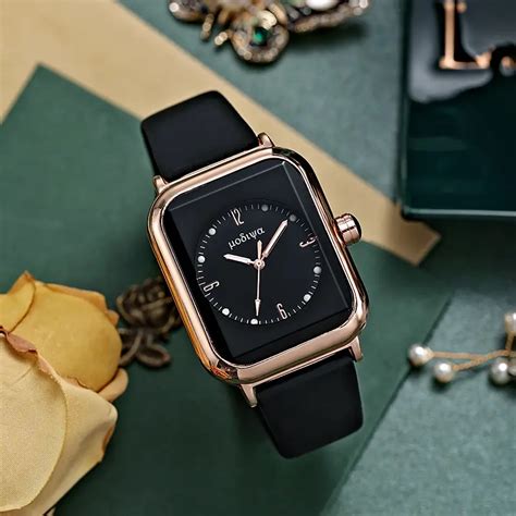 Jam tangan wanita berbentuk segi empat dengan tali silikon hitam, jam ...