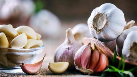 5 vegetarian recipes that use garlic cloves