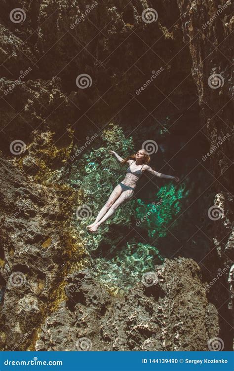 Girls Swim Nature 的图像结果