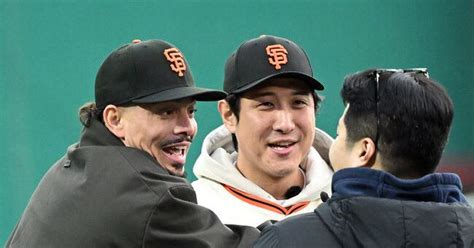 [Photo] Willy Adames–Hwang Jae-gyun enjoy coaching - CHOSUNBIZ
