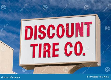 Discount Tire Exterior Sign and Logo Editorial Image - Image of sign ...