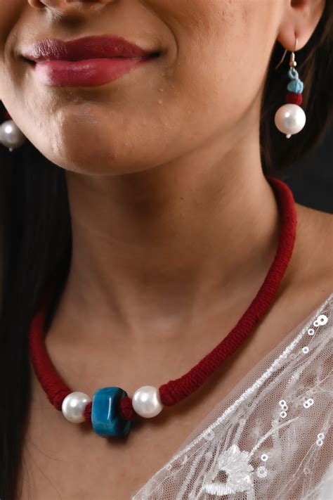 Pearl And Azure Blue Necklace Set (Maroon Thread) – Totapari