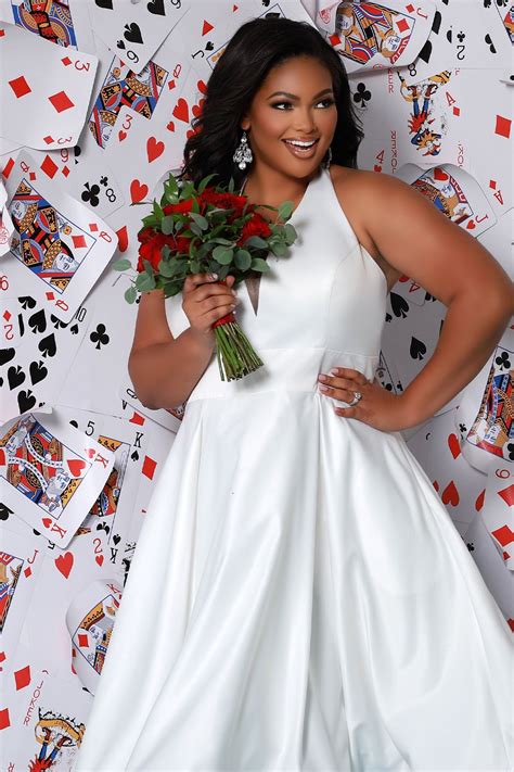 Simple Halter Plus Size Wedding Dresses