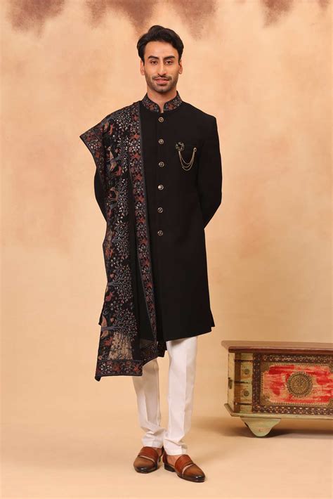 Black Sherwani Set with Dupatta – Laromani