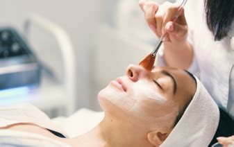 Facials for Dull Skin | Deep Cleansing Facial Treatment - Lotus ...