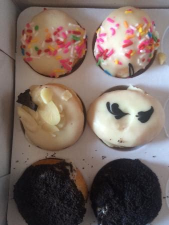 MAD OVER DONUTS, Mumbai - 63 Bhulabhai Desai Road Near Breach Candy ...