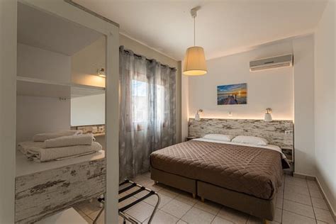 LEFKIS APARTMENTS & STUDIOS (Stoupa) - Apartment Reviews, Photos, Rate ...