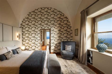 Capri Villa on Spectacular Clifftop, Amalfi Coast, Italy– Icon Private ...