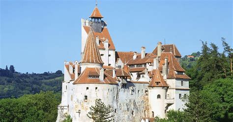 Бухарест: Пелеш, Замок Бран и Брашов на целый день | GetYourGuide