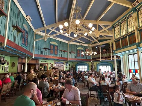 The Best Table Service Restaurants at Magic Kingdom - Complete Ranking ...