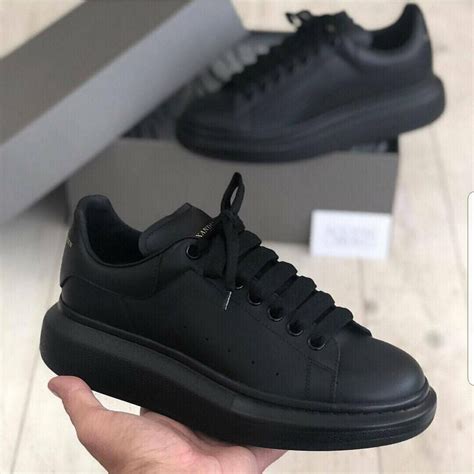 Alexander mcqueen total black