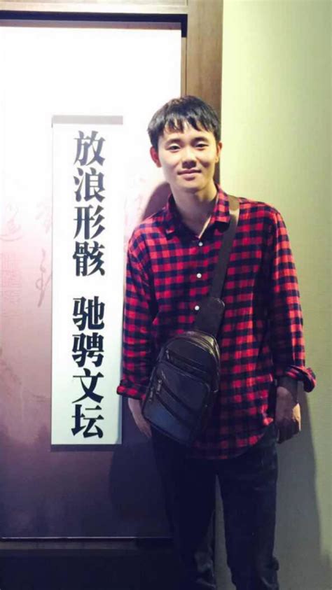 河南8位青年作家赴京参加全国青创会，其中有两位90后-大河新闻