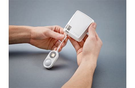 Lux and UV probe for monitoring exhibition objects