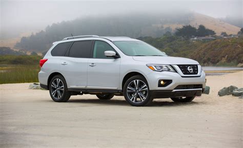 2019 Nissan Pathfinder Reviews | Nissan Pathfinder Price, Photos, and Specs | Car and Driver