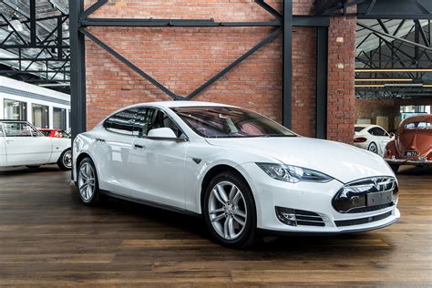 2014 Tesla Model S 85 - Richmonds