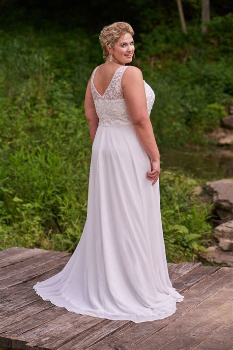 Plus size casual wedding attire 60 photos - Astyledwedding.com
