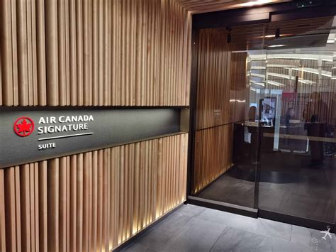 The Best Business Lounge in North America: Our Review of Air Canada's ...