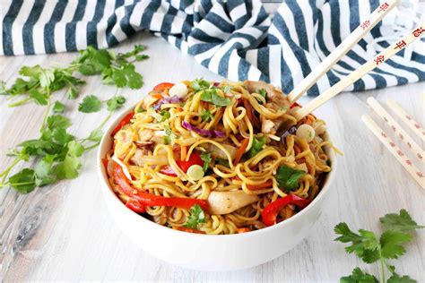 Chicken Chow Mein Recipe - The Anthony Kitchen