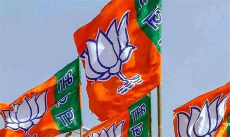 TN BJP office-bearers in a huddle over alliance breakup with AIADMK