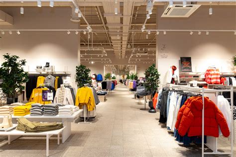 First Look: H&M's brand new store - Merry Hill