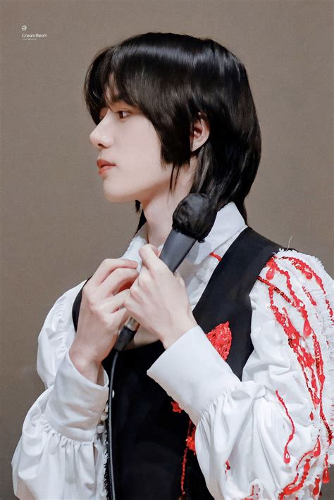 beomgyu pics on Twitter | Txt, Long hair styles, Foto bts