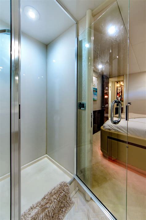 Port VIP Stateroom | Serendipity Motor Yacht
